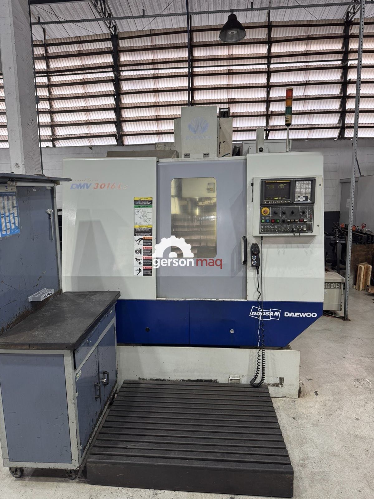 CENTRO DE USINAGEM DOOSAN DAEWOO DMV3016LD - ANO 2005 - REVISADO